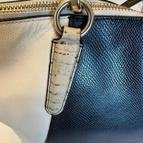 Authentic‎ Coach Ava Tote Large Black & Cream with Python Embossed Details - Picture 9 of 16